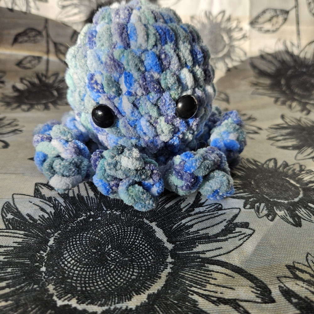 Crochet Blue Octopus Amigurimi Plushie